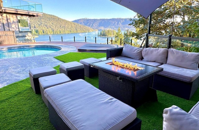 ✨Stunning Waterfront views Retreat Villa, 5 Bed, 5 Bath, Pool, Sauna, Hot tub✨