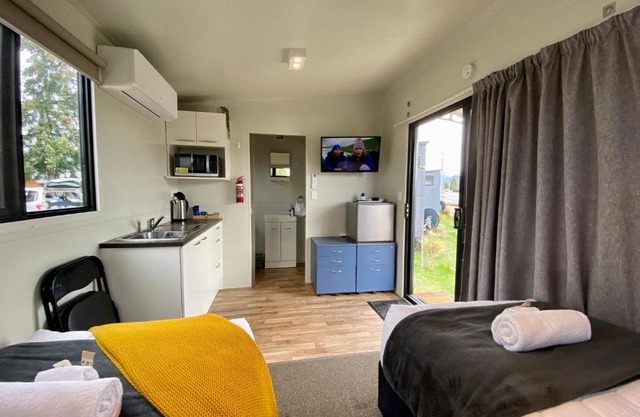Stunted Totara, Unit 1