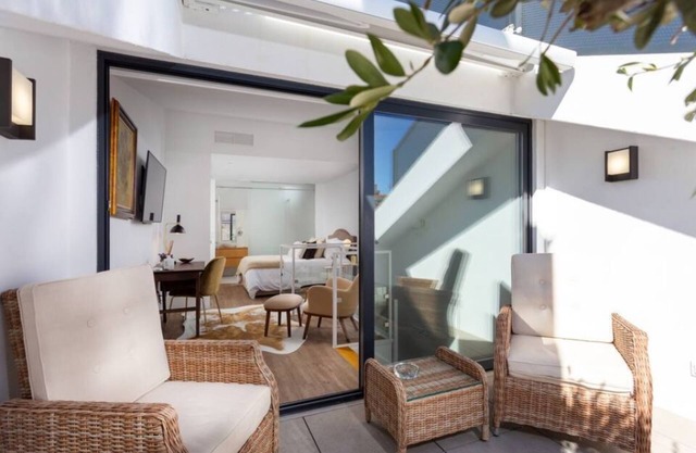 Stupendo-3br-suite & Terrace- Center- A/conditioning