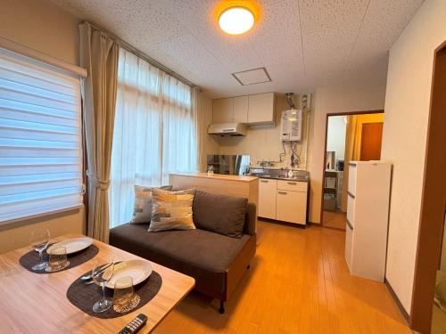 Stuts, a popular Susukino area 1-minute walk from tram stop Max 4 people