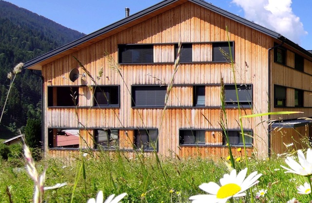 Stylish 115m² apartment with sauna & balcony