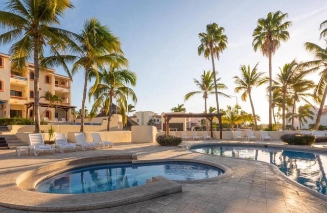 Stylish 1BR Junior Suite Near Las Palmas Park