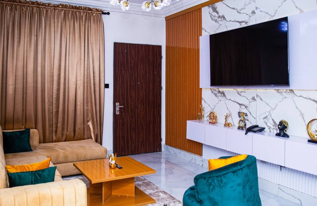 Stylish 3BR Ensuite Apartment 24/7 Power Fast WiFi Secure Estate Ikeja Lagos