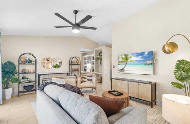Stylish 3BR Waterfront Stay in Cape Coral