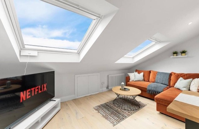 Stylish 4 Bed in Central London - Sleeps 9