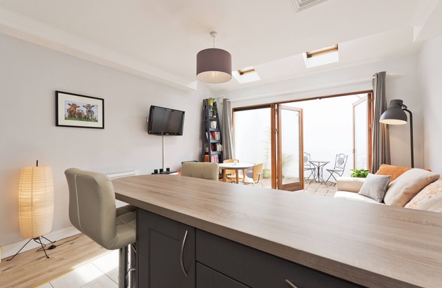 Stylish apartment with patio in Ranelagh near tram