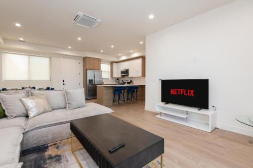 Stylish Apartments in Glendale with Free Parking