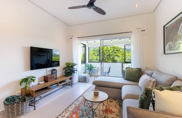 Stylish Ballito 1 Bedroom: Enclosed Balcony | Pool