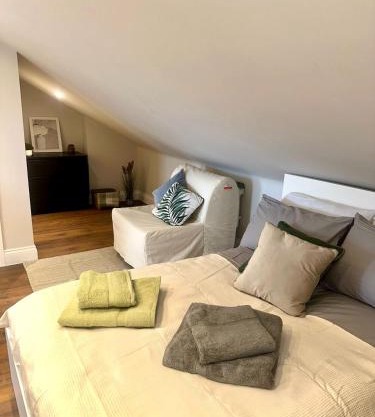 Stylish Bright loft Studio in Ealing