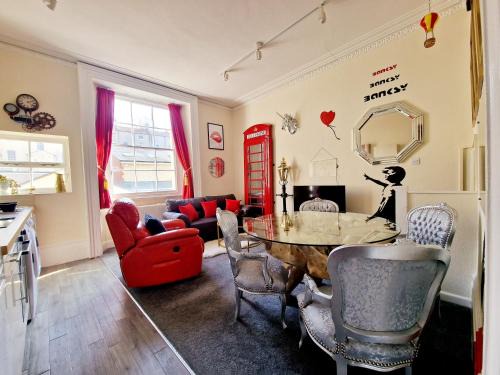 Stylish Clifton Flat, Permit Parking x1, Garden & Picnic Area