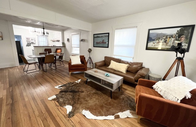 Stylish & Cozy Oasis W/Open Floor Plan