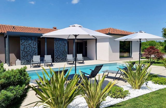 Stylish Designer Villa with Pool & Guest Apartment Near the Sea