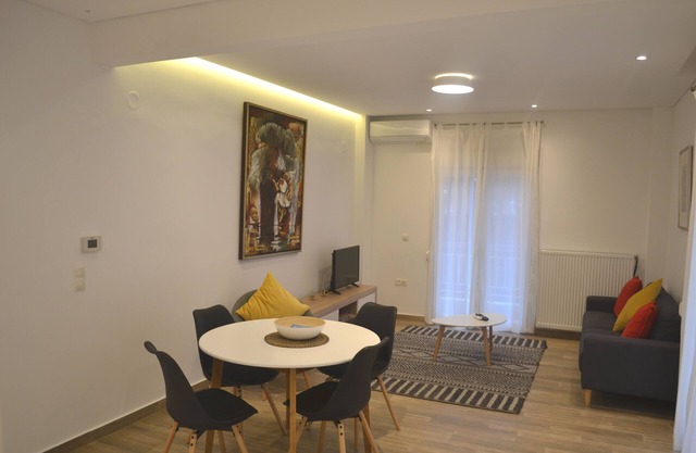 Stylish luxurious apartment fully refurbished near the city center