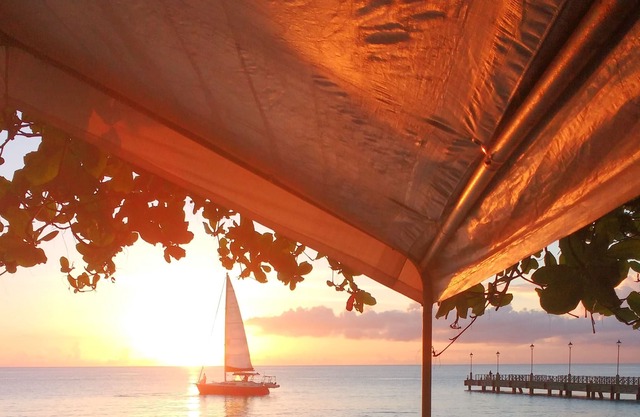 Stylish one bed villa within walking distance of the beach
