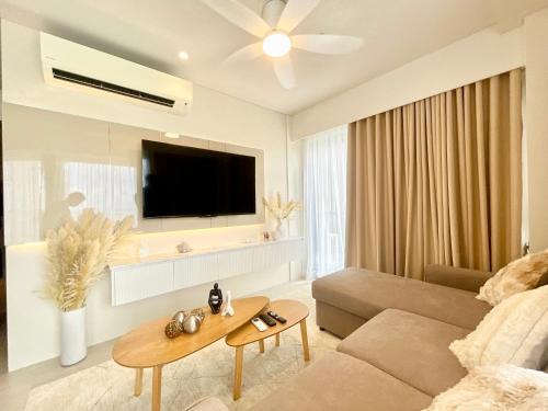 Stylish Tambuli Resort Condotel with panoramic Mactan seaview from high floor