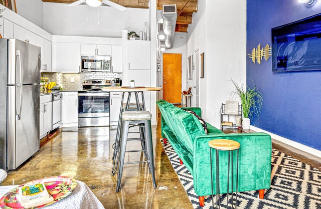 **Stylish Urban Loft in Deep Ellum**