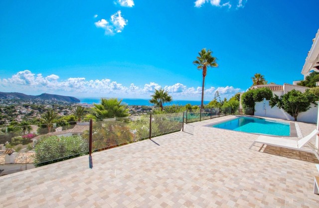 Suerte - sea view villa with private pool in Moraira