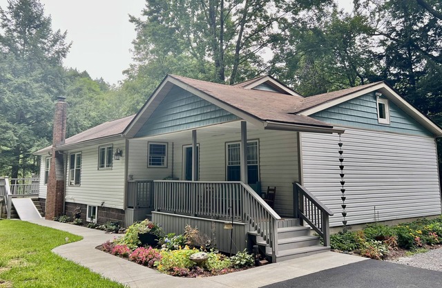 Sugar Creek Place is Your Cozy Private Creekside Getaway!