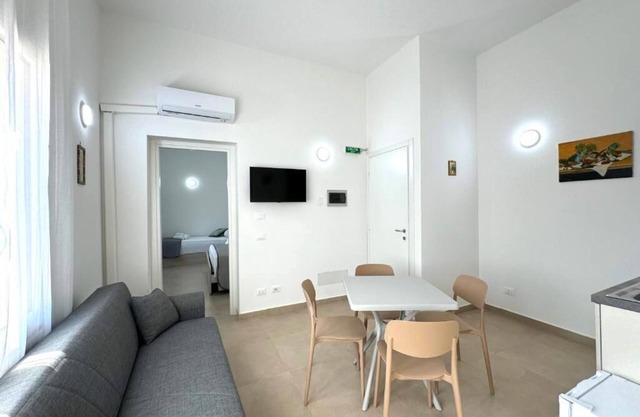 SUITE 203 CASA FERRANTE SRLS