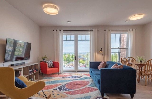Suite 304 - 470 Main