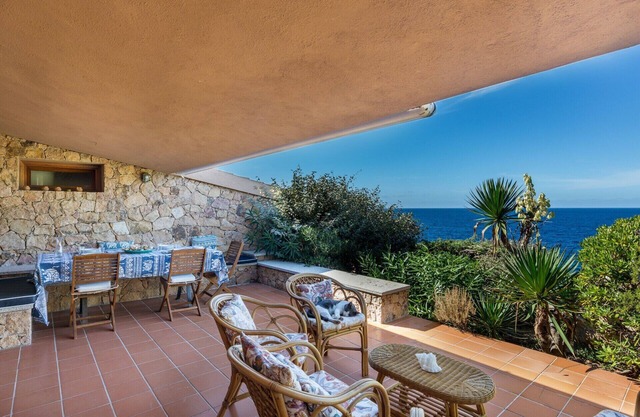 Suite Granito first row on the sea