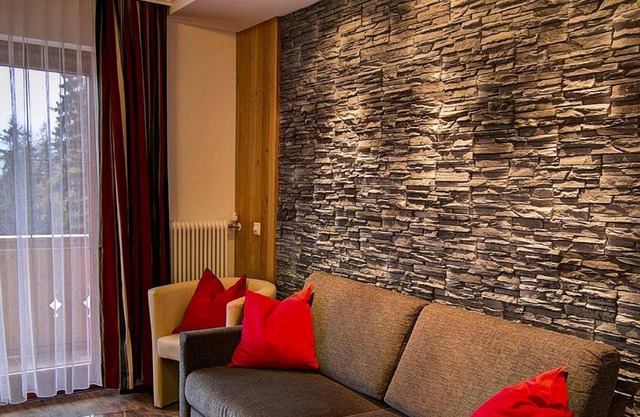 Suite/living room/1 bedroom/shower and toilet - Brückenhof