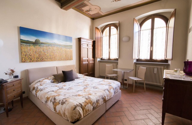 SUITE ROOM