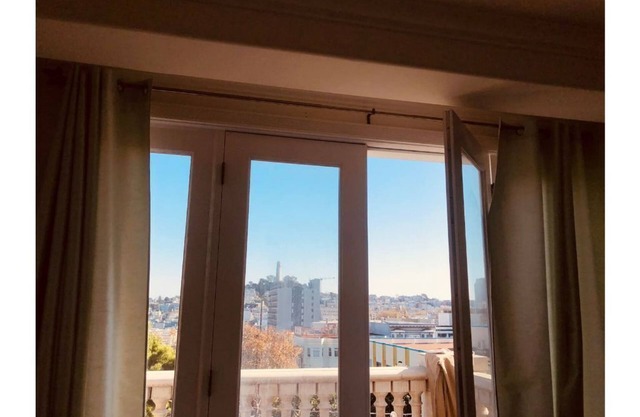 Suite with separate entrance in prime Russian Hill