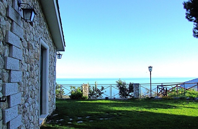 Summer cottage with pool and breathtaking views, Gargano National Park