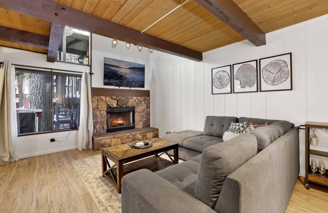 Summit View Basecamp Ski Haus Condo Big Bear Lake