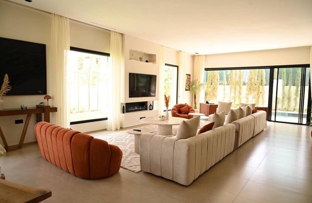 Sumptuous Marrakech House with private spool