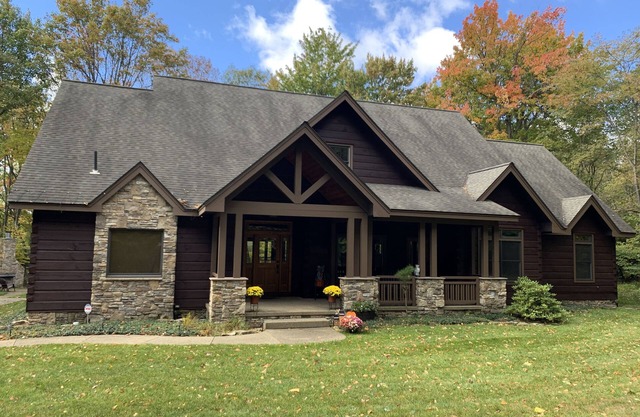 SUNDANCE, 6 Bedroom Family Friendly Mountain Retreat, Close to Ski Resorts