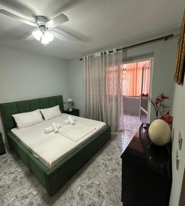 Sunny Balcony Retreat Pogradec