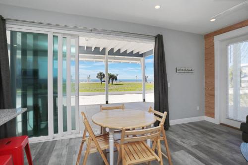 Sunny Breeze B by Pristine Properties Vacation Rentals