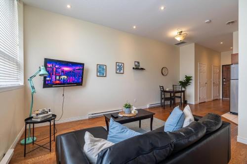 Sunny Downtown Loft with AC, Unit #2