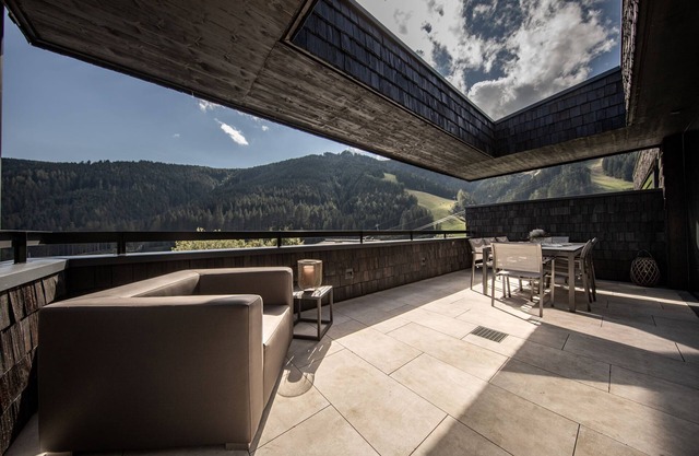 Sunny holiday apartment Ski in - Ski out