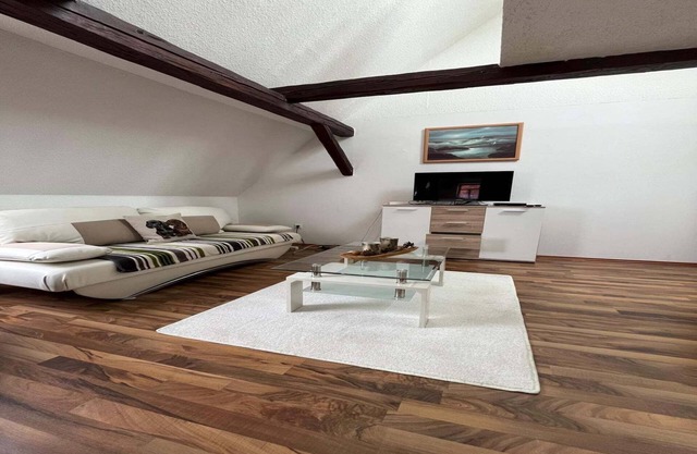 Sunny Loft with Mountain Views