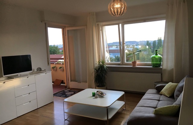 Sunny penthouse, VERY good location, airport/trade fair with S-Bahn only 2 stops