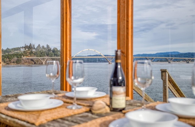 Sunny Single-Level with Bridge and Bay Views in Bayshore, Beach and Pool Access!