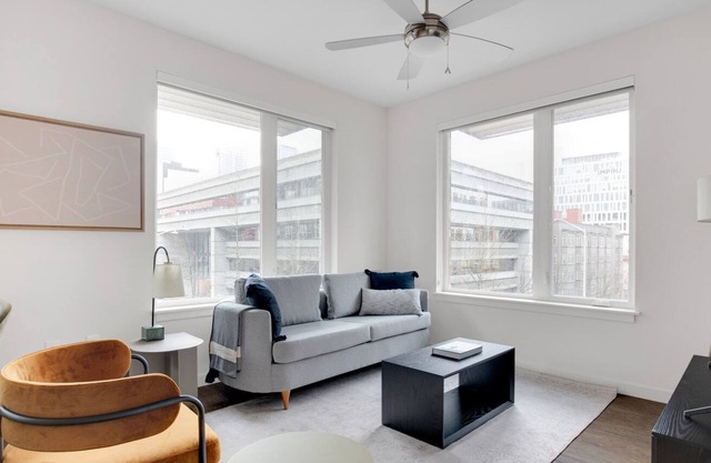 Sunny SLU 2BR w/ BBQ & Gym, near great dining, by Blueground