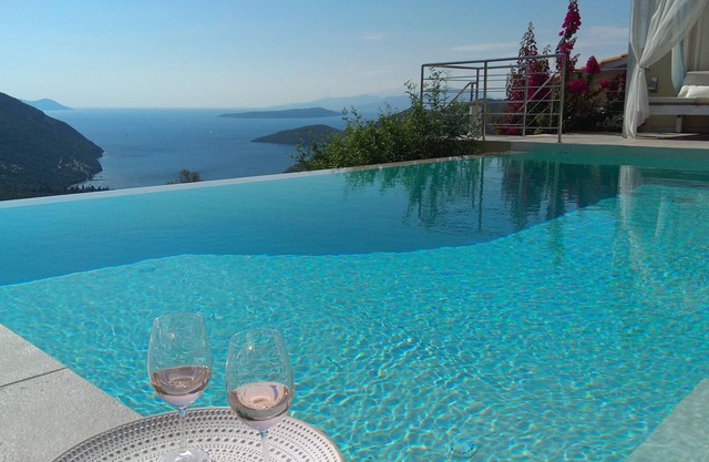 Sunny Villa Ilios over Mikros Gialos near Sivota