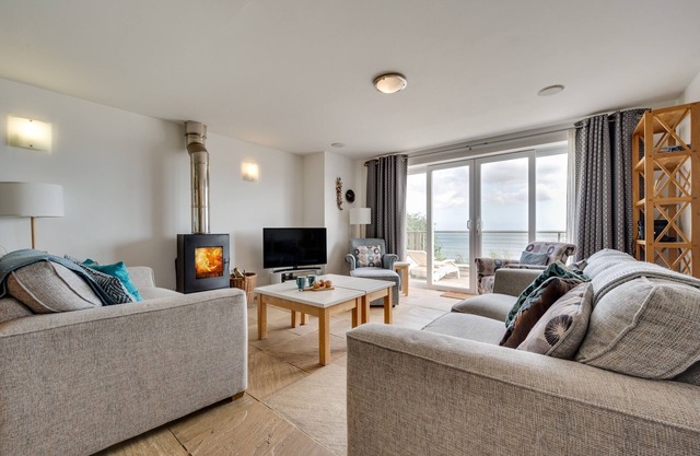 Sunridge - Four Bedroom House, Sleeps 8