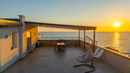 Sunset Luxe Penthouse