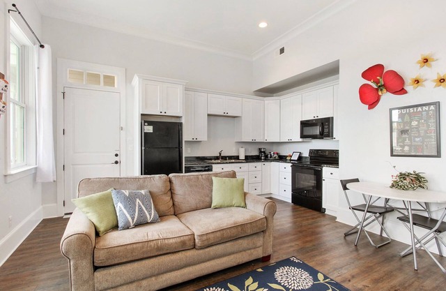 Sunset Point B, Serene And Private One Bedroom Condo