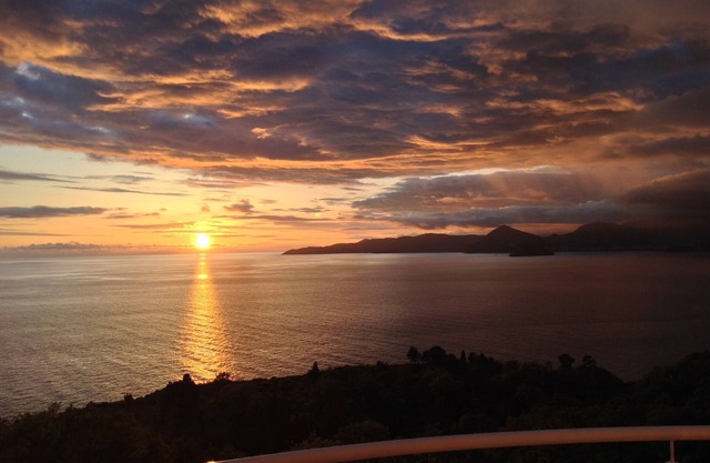 SUNSET RESIDENCE - Luxury Penthouse Suite with Sea View