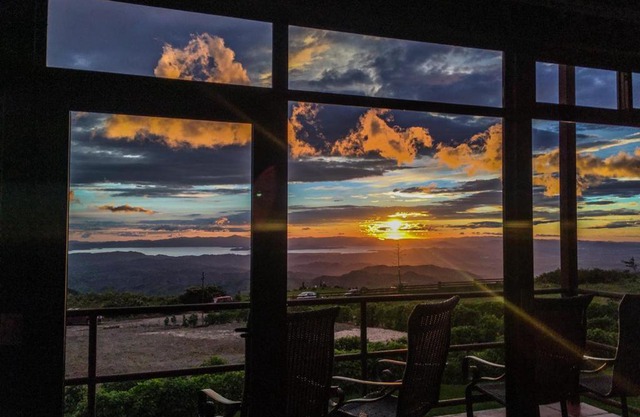 Sunset Vista Lodge,Monteverde,Costa Rica.