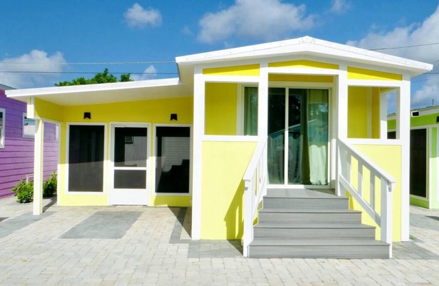Sunshine Tiny Home Pinecraft