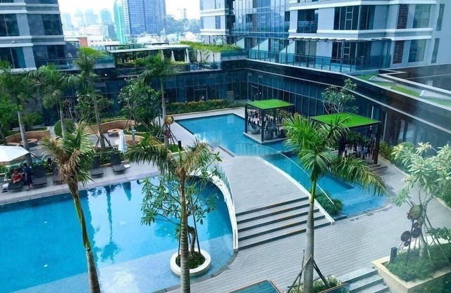 SUNWAH PEARL Premier Residence