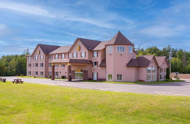 Super 8 by Wyndham Amherst NS