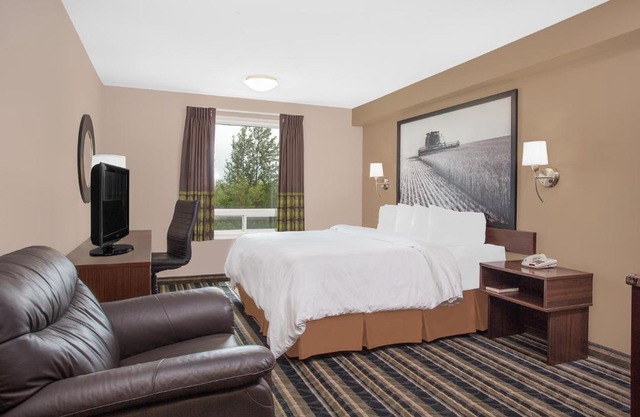 Super 8 by Wyndham Brandon MB